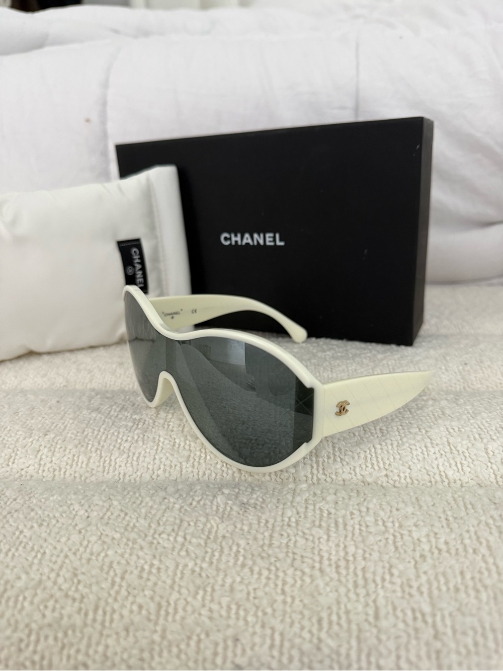 CHANEL White Curved Butterfly Sunglasses with Dark Lenses - Picture 2 of 6